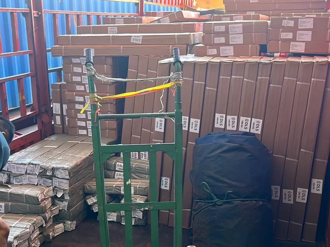 Container loading at the Neshat warehouse in Yiwu, China
